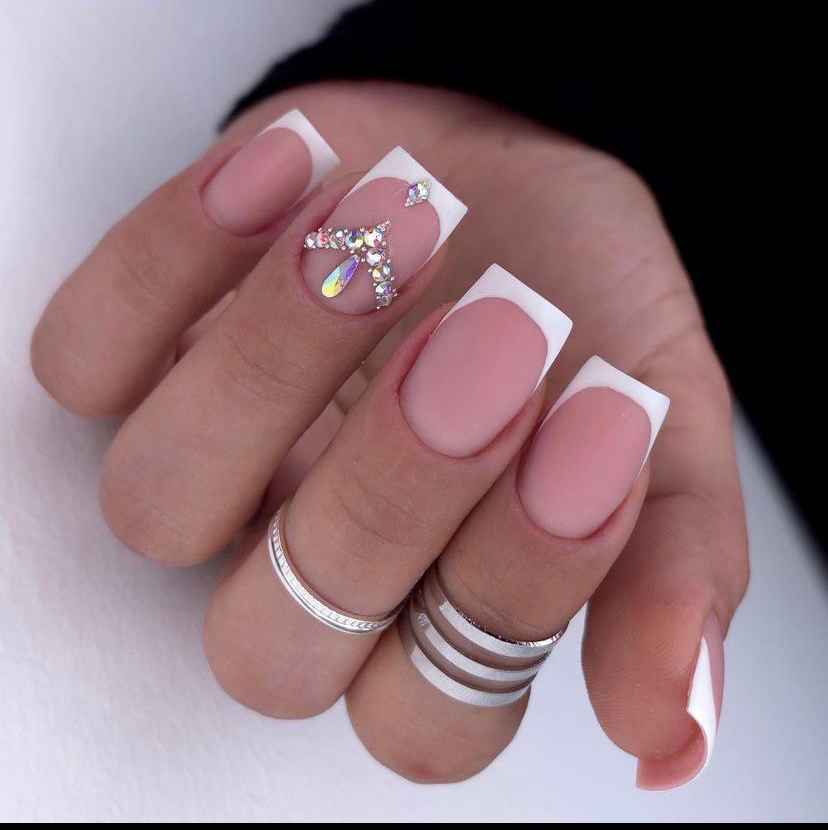 Инкрустация стразами