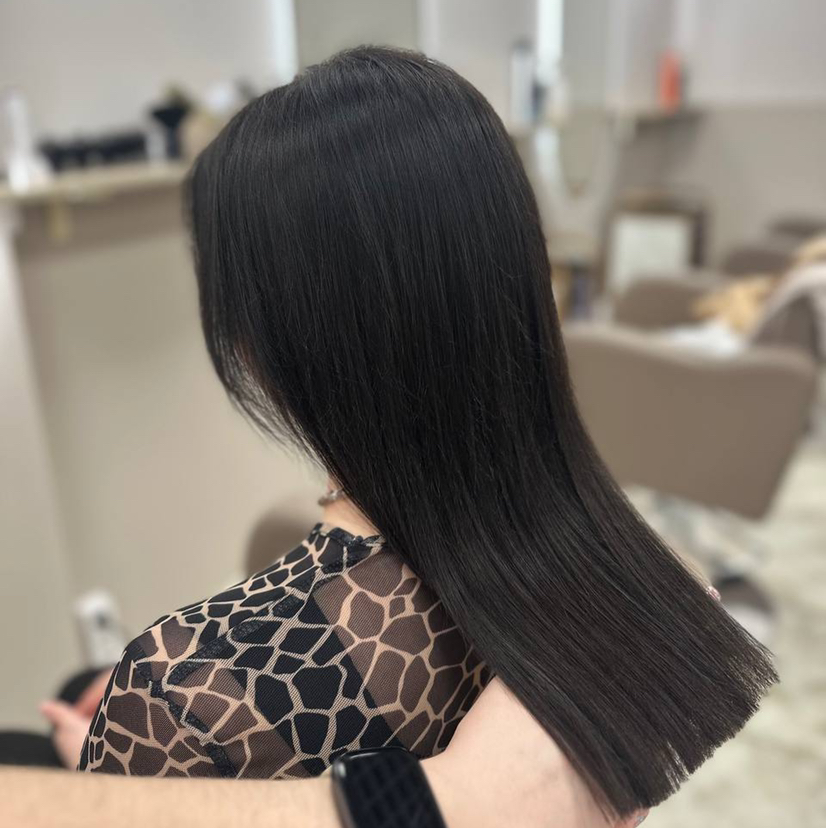 Однотонное окрашивание волос средние волосы(до плеч)