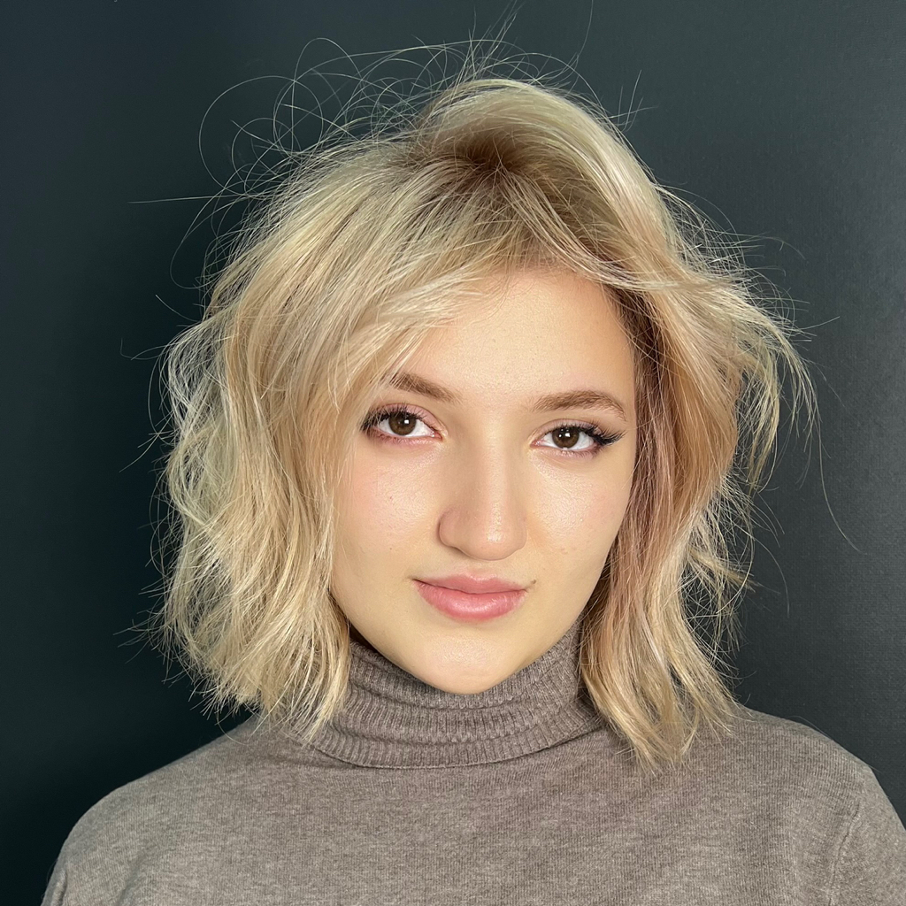 Стрижка, мытьё волос и лёгкая укладка феном