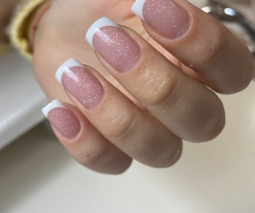 Manicure hybrydowy FRENCH