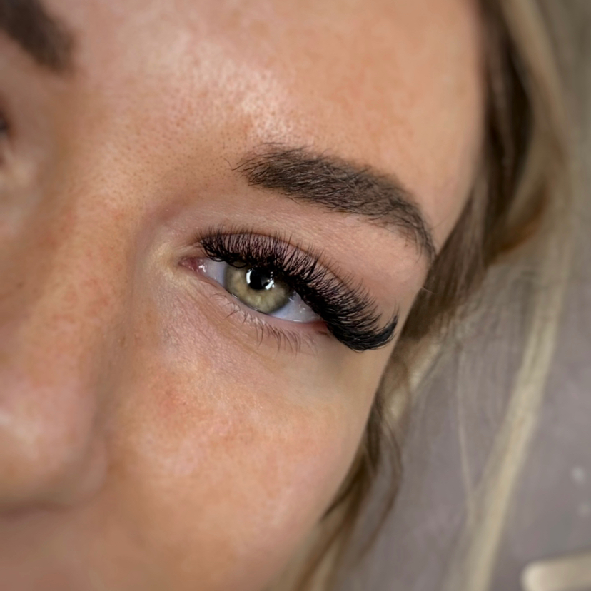 Наращивание ресниц 3D