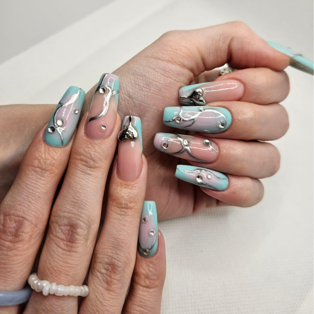 Коррекция наращенных ногтей