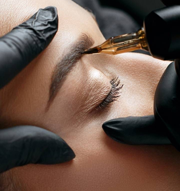 Перманентный макияж бровей