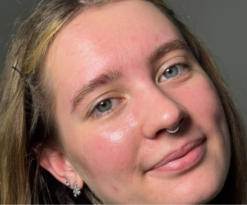 Мягкое осветление бровей (Очищение, подготовка кожи и волоса, мягкое осветление, коррекция воском и пинцетом, тонирование, уход, раскладка волоса)