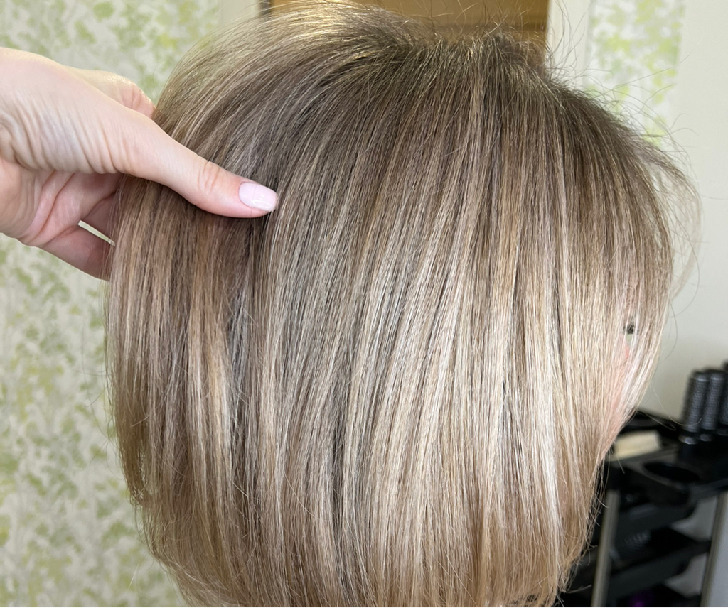 Мелирование (волосы до плеч)