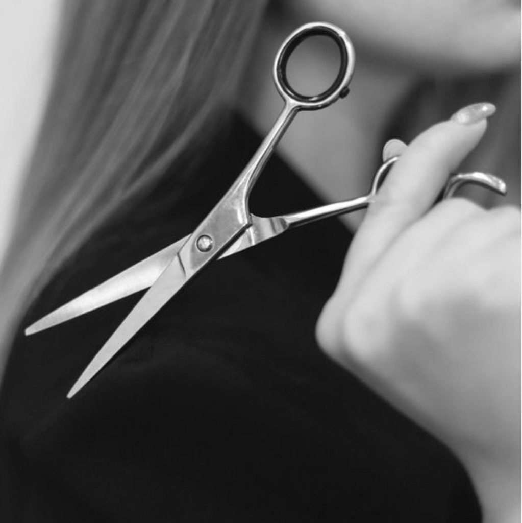 Женская стрижка (средняя длина волос)