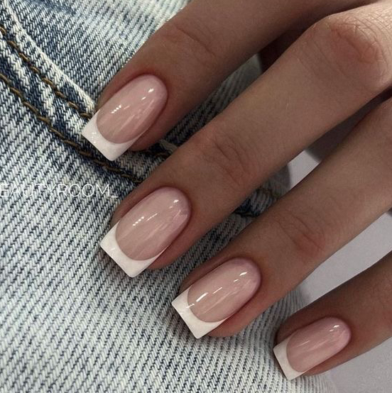 Комбинированный маникюр с покрытием гель-лак + френч ( снятие и укрепление входит в стоимость)