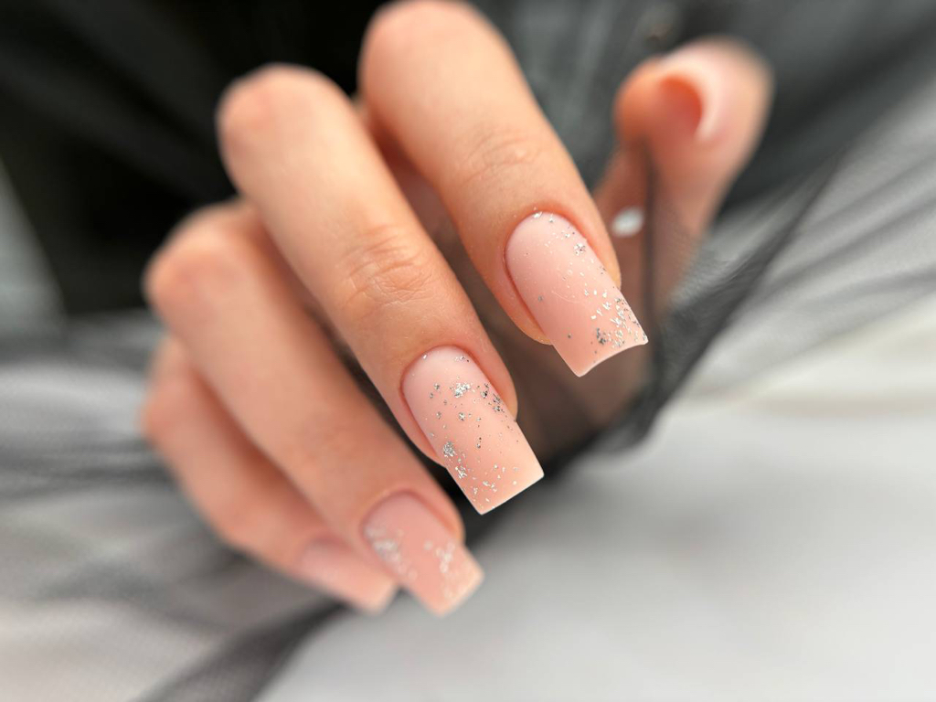 Маникюр с покрытием гель-лак