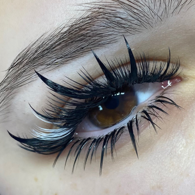 Наращивание ресниц ТРЕНДОВЫЙ ЭФФЕКТ