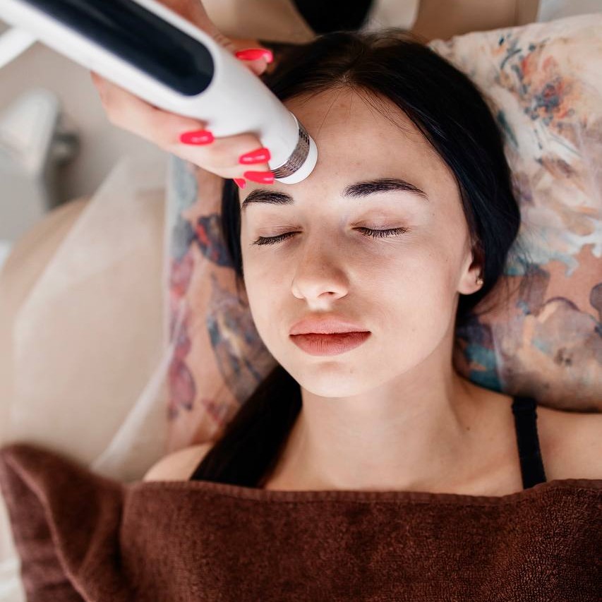 Resolady «Лицо + шея» (RF-лифтинг+уз-кавитация+вакуум)