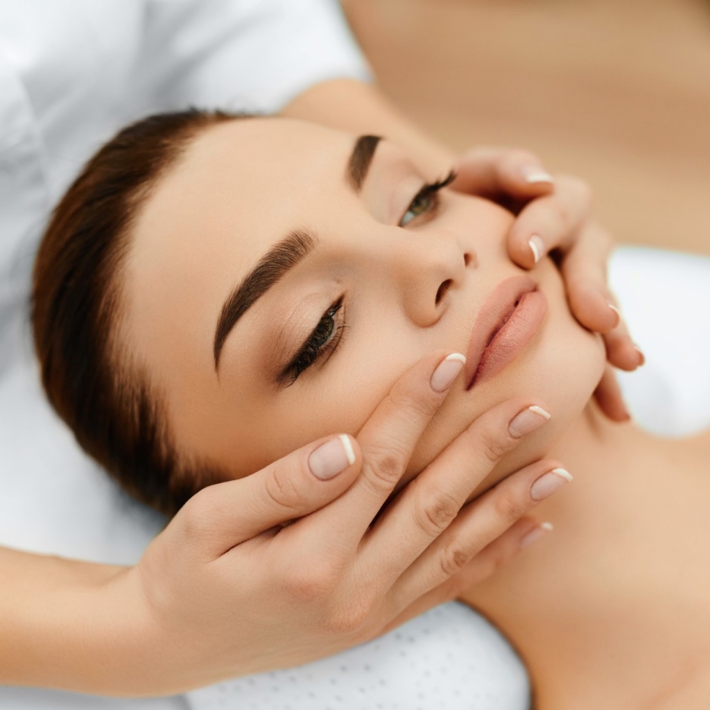 Глубокотканный массаж лица