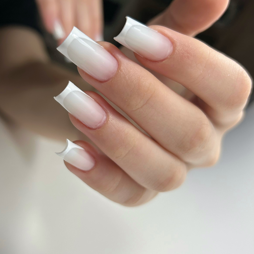 Наращивание ногтей