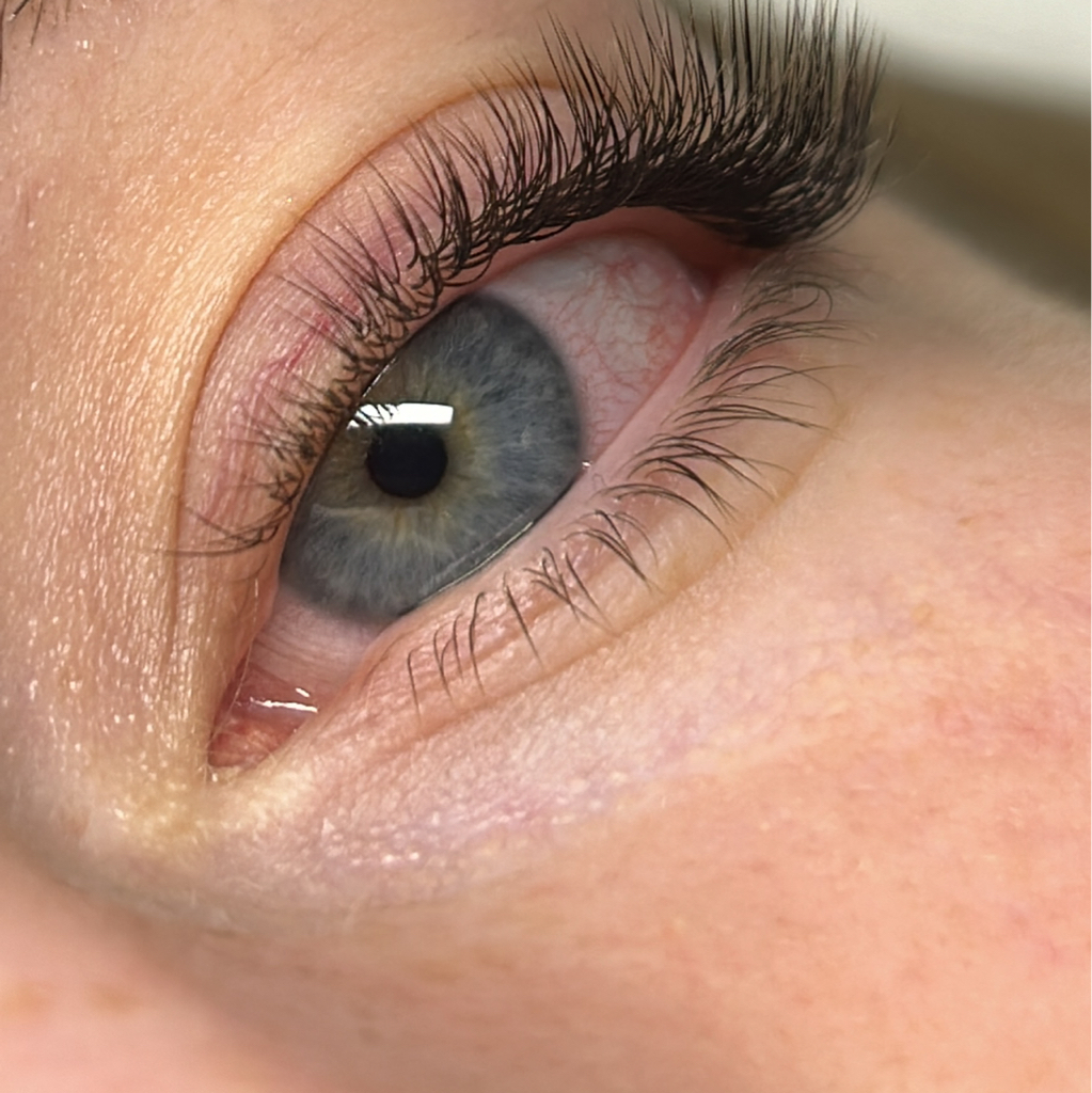 Наращивание ресниц 1.5-2D