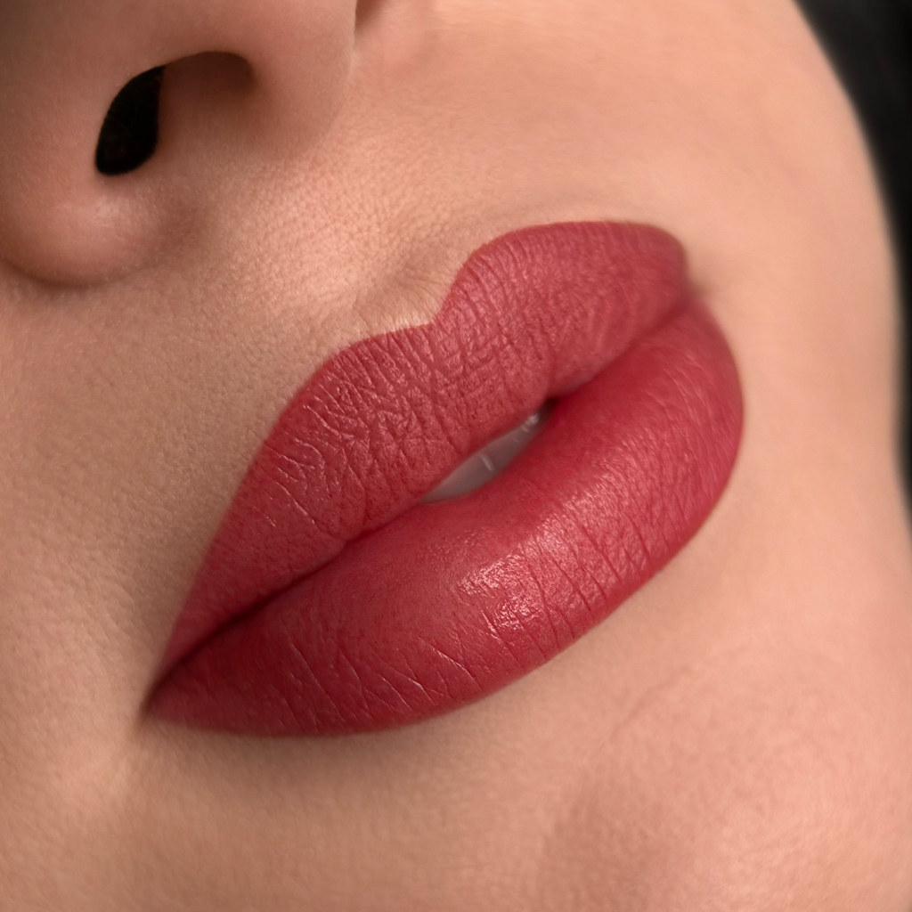 Коррекция ПМ губ