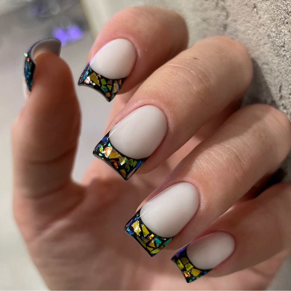 Наращивание ногтей + маникюр (в зависимости от длины)