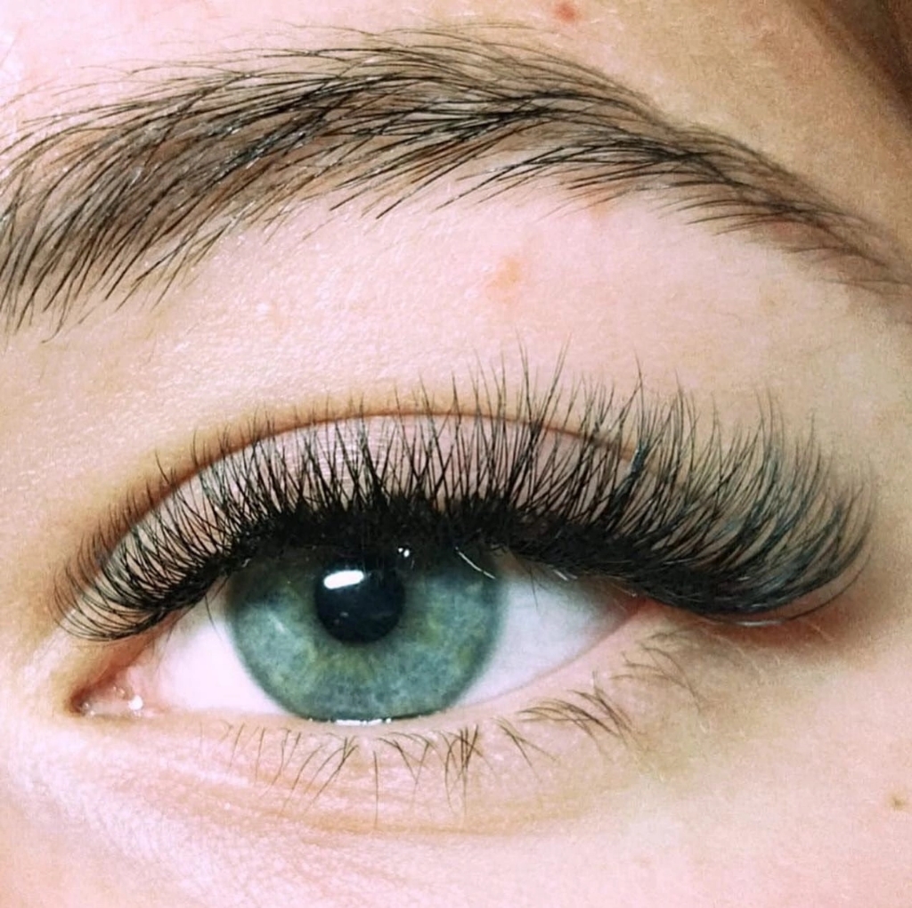 наращивание ресниц 3D