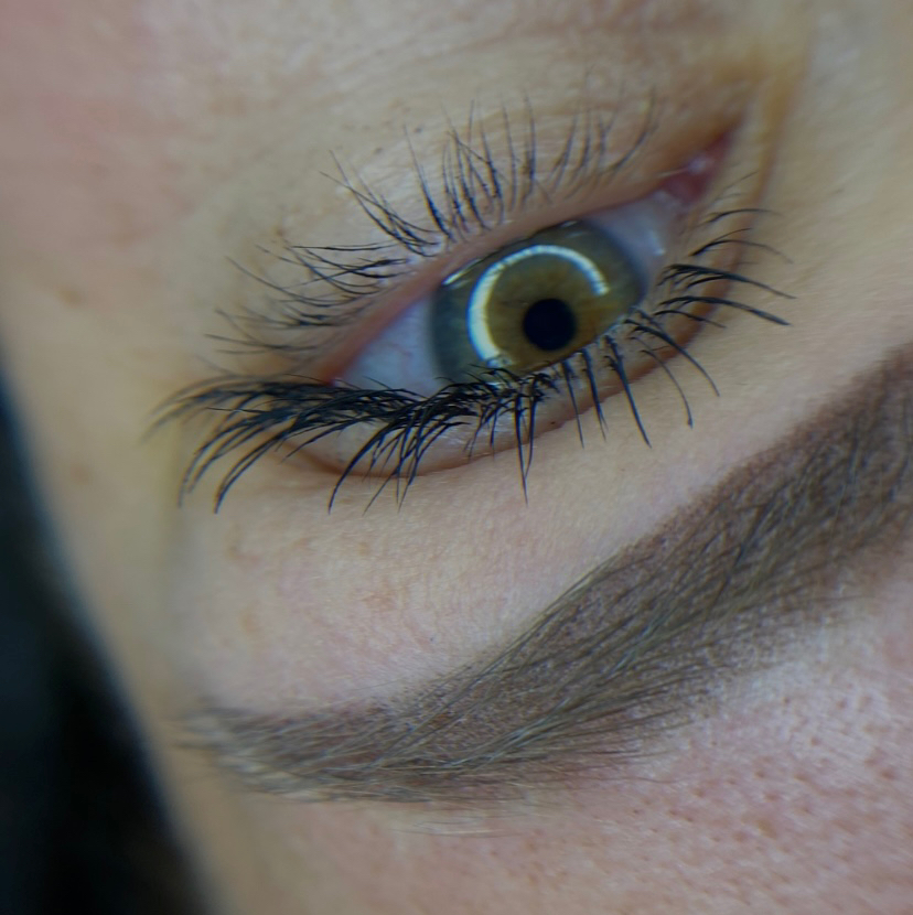 Перманентный макияж бровей (2 этап) делается не позднее 2-х месяцев от 1 этапа