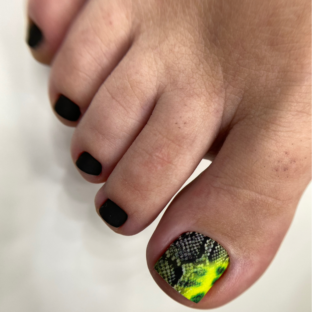 Педикюр смарт  ( снятие +полная обработка ножек + покрытие гель лак )