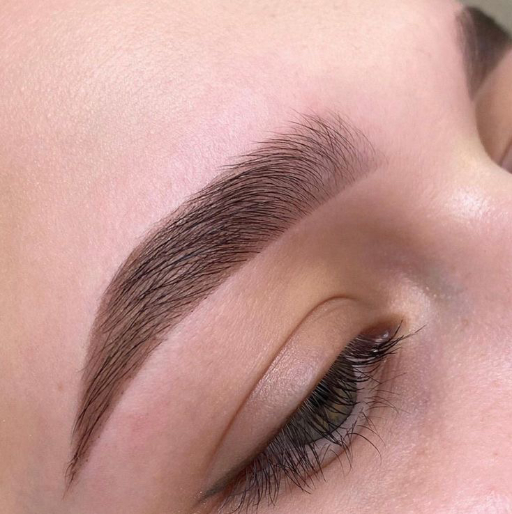 Коррекция и окрашивание бровей