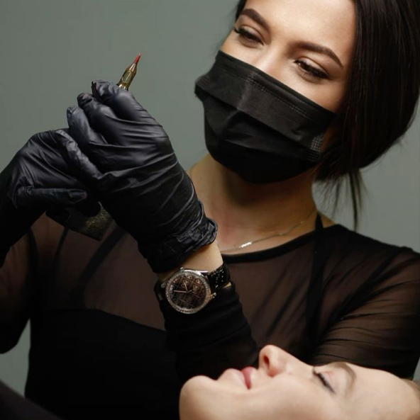 Консультация у мастера перманентного макияжа