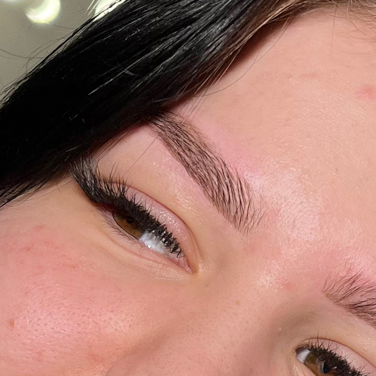 Окрашивание бровей