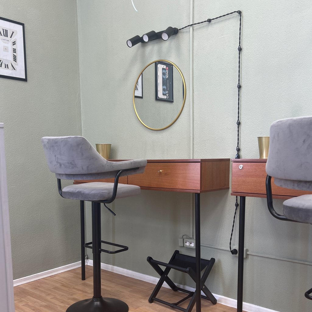 Гримерный стол №3