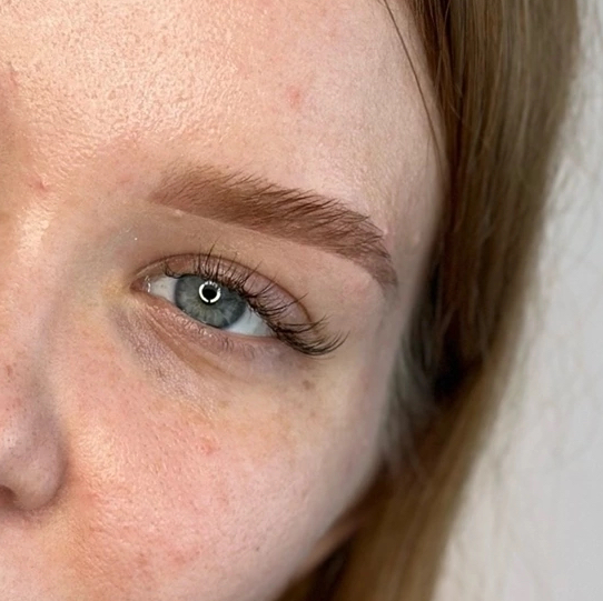 Коррекция бровей + окрашивание