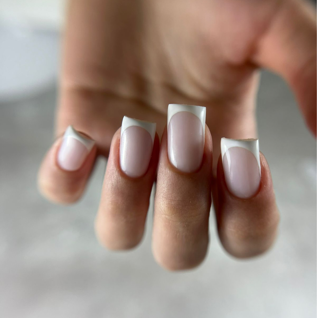 Дизайн «Французский маникюр»