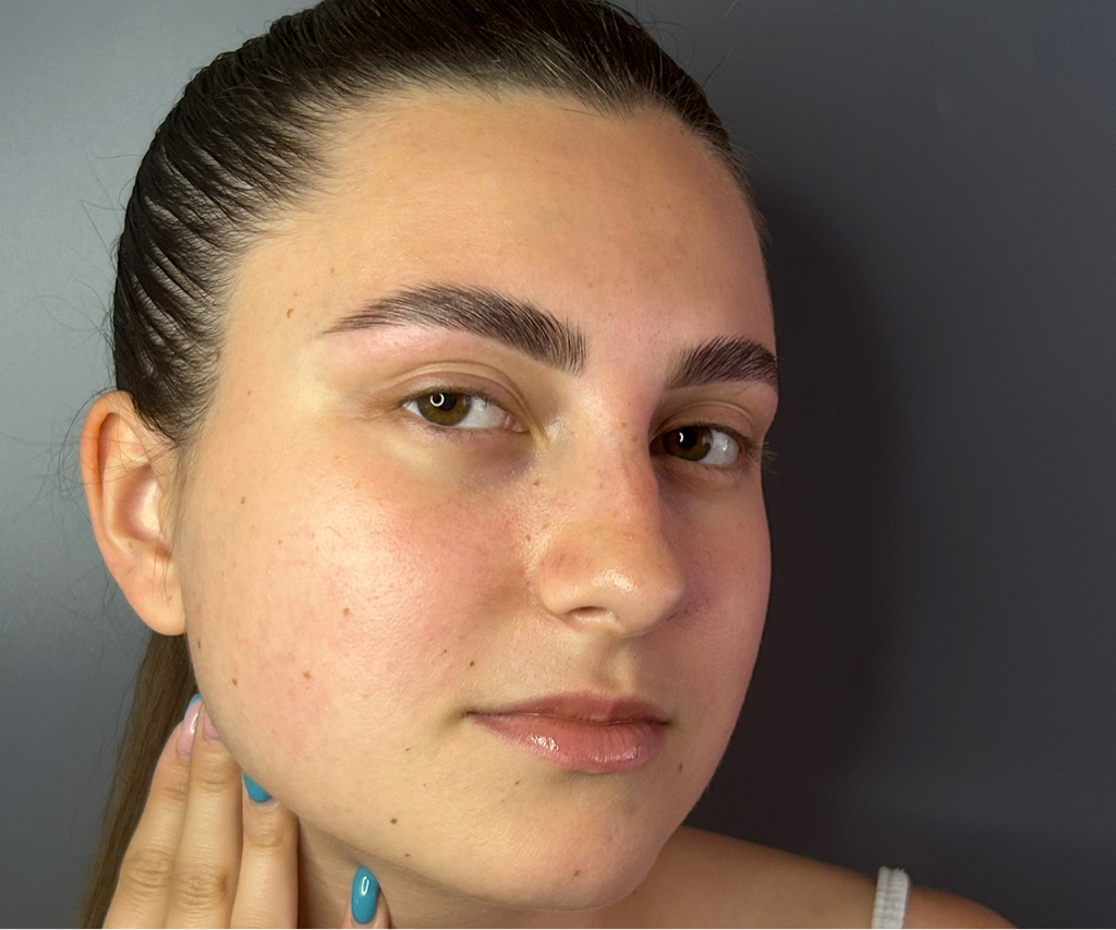 Окрашивание бровей и коррекция