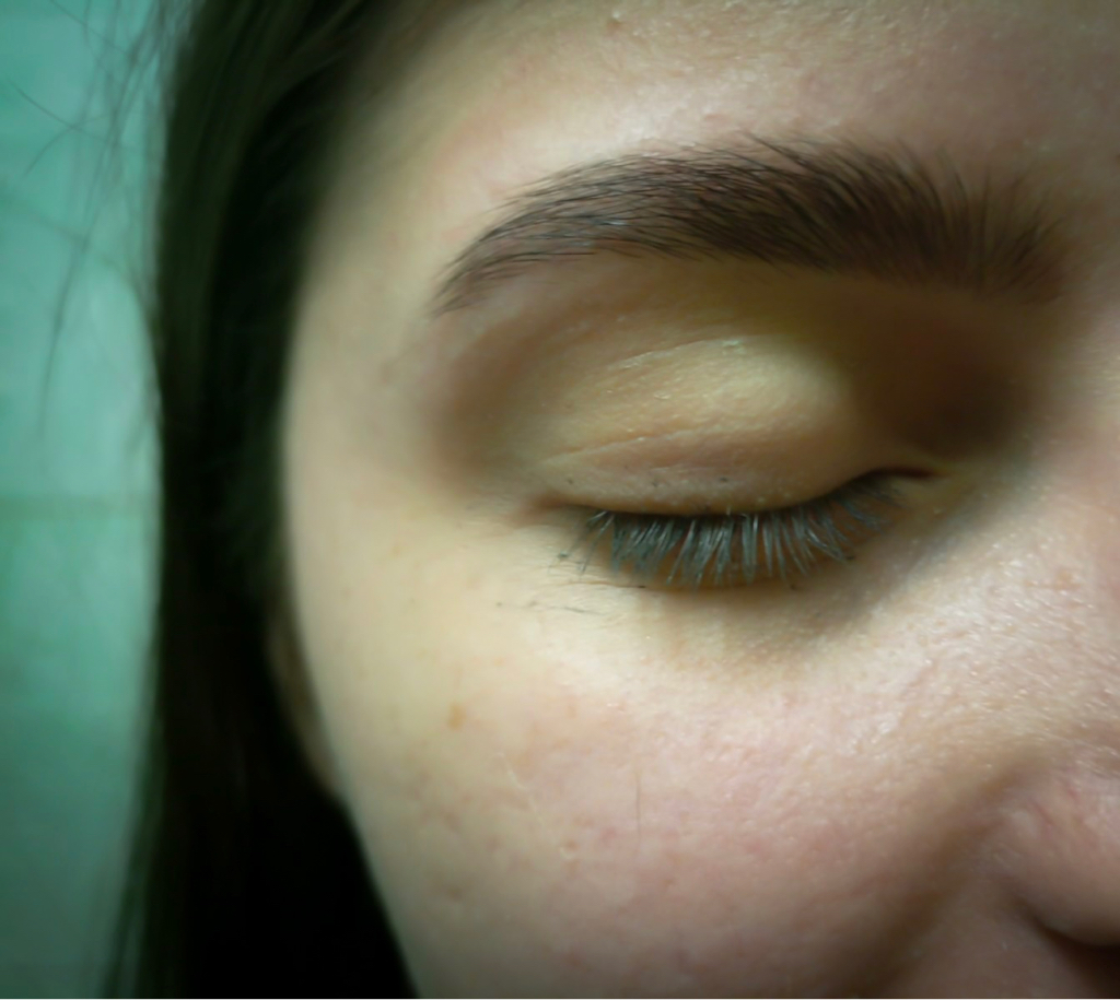 Окрашивание бровей