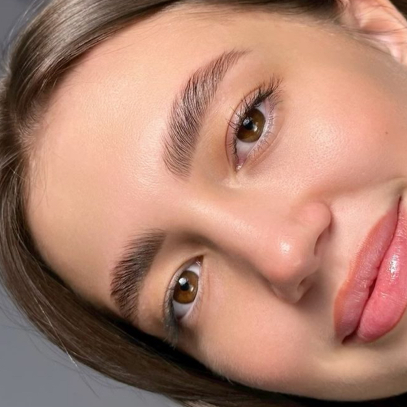 Оформление бровей без окрашивания