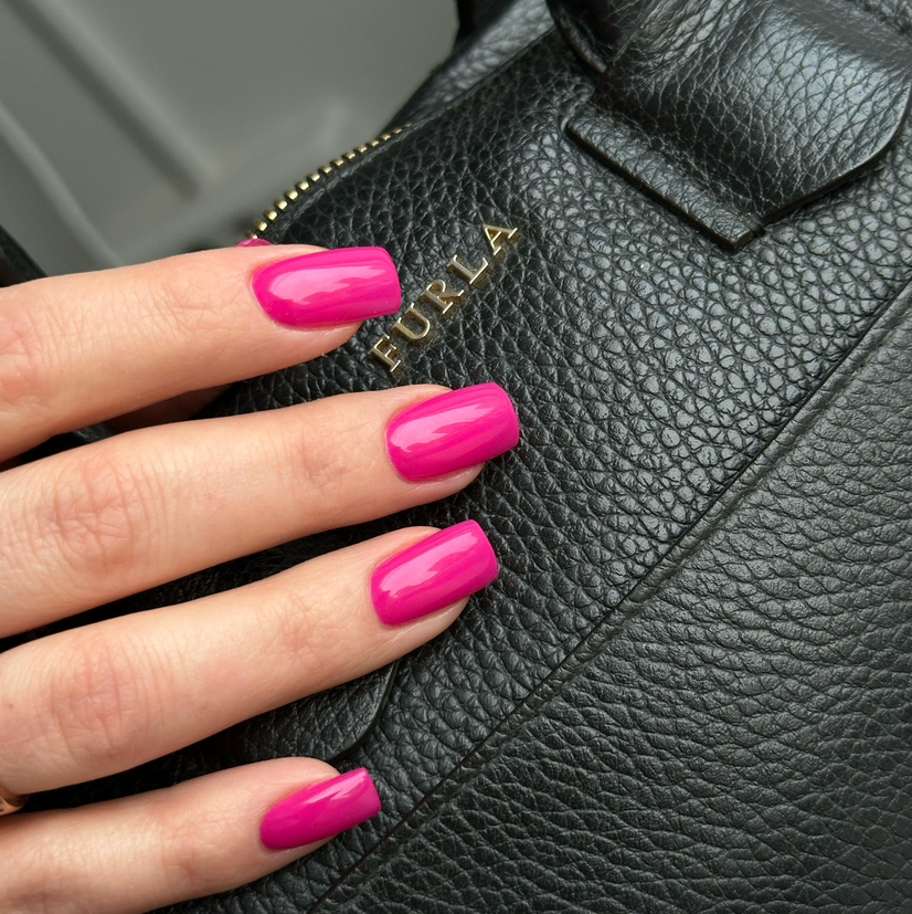 1. Маникюр + гель