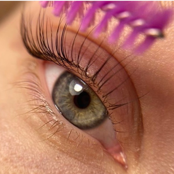 Ламинирование +окрашивание + ботокс верхних ресниц