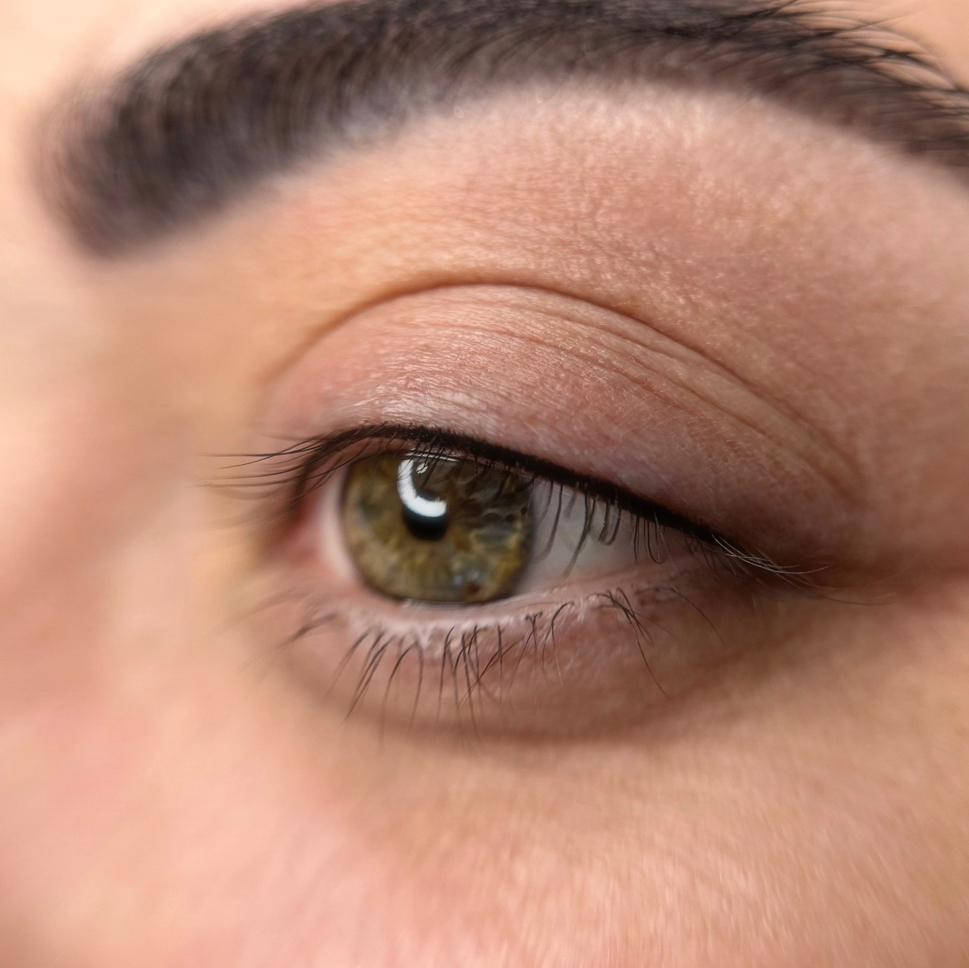 Перманентный макияж глаз ( межресничка)