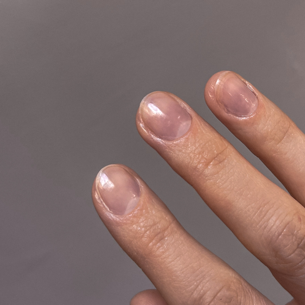 Покрытие прозрачным лаком