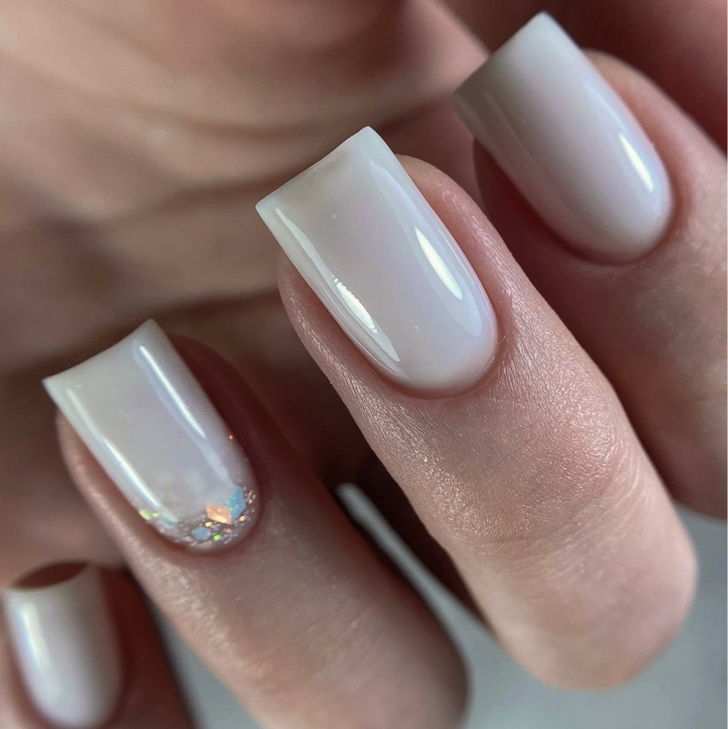 Маникюр с моделированием формы на натуральных ногтях  МАСТЕР