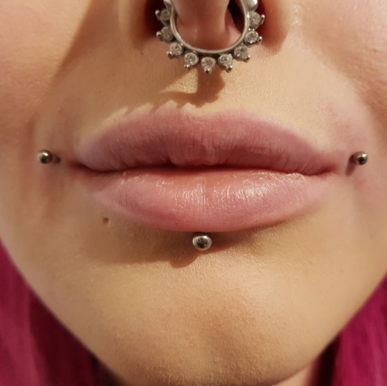 Пирсинг щек/георгин (1/2)