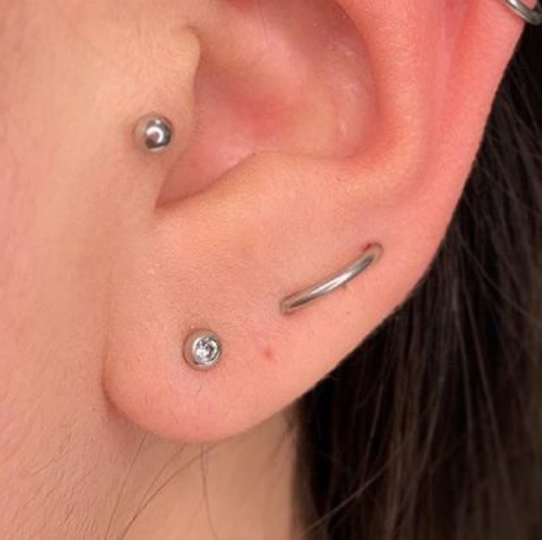 Пирсинг мочки уха (1/2)
