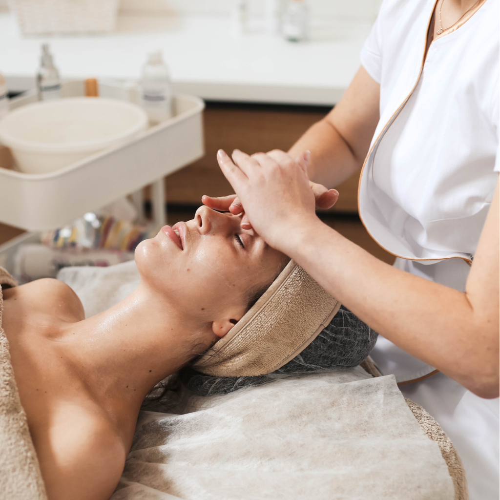 Скульптурный массаж лица