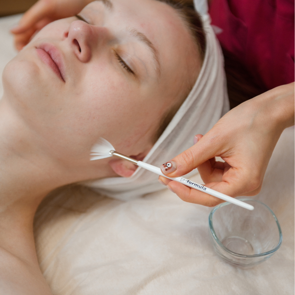 Комбинированная чистка лица на phformula механическая