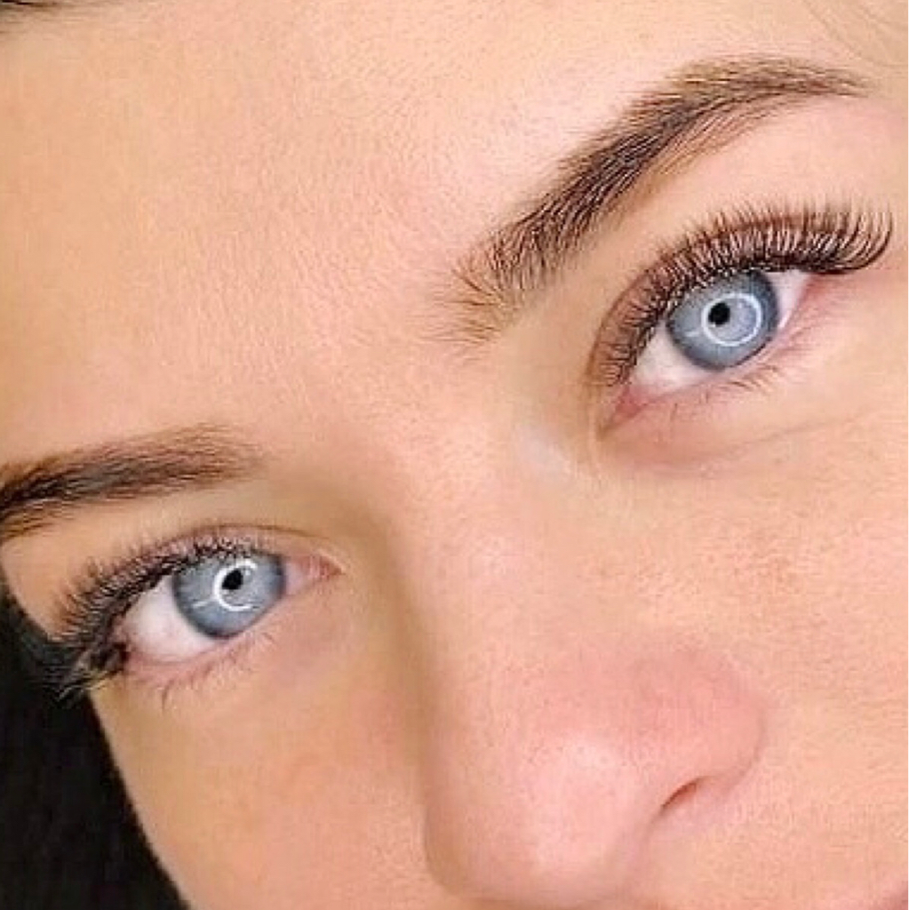 Наращивание ресниц 2d