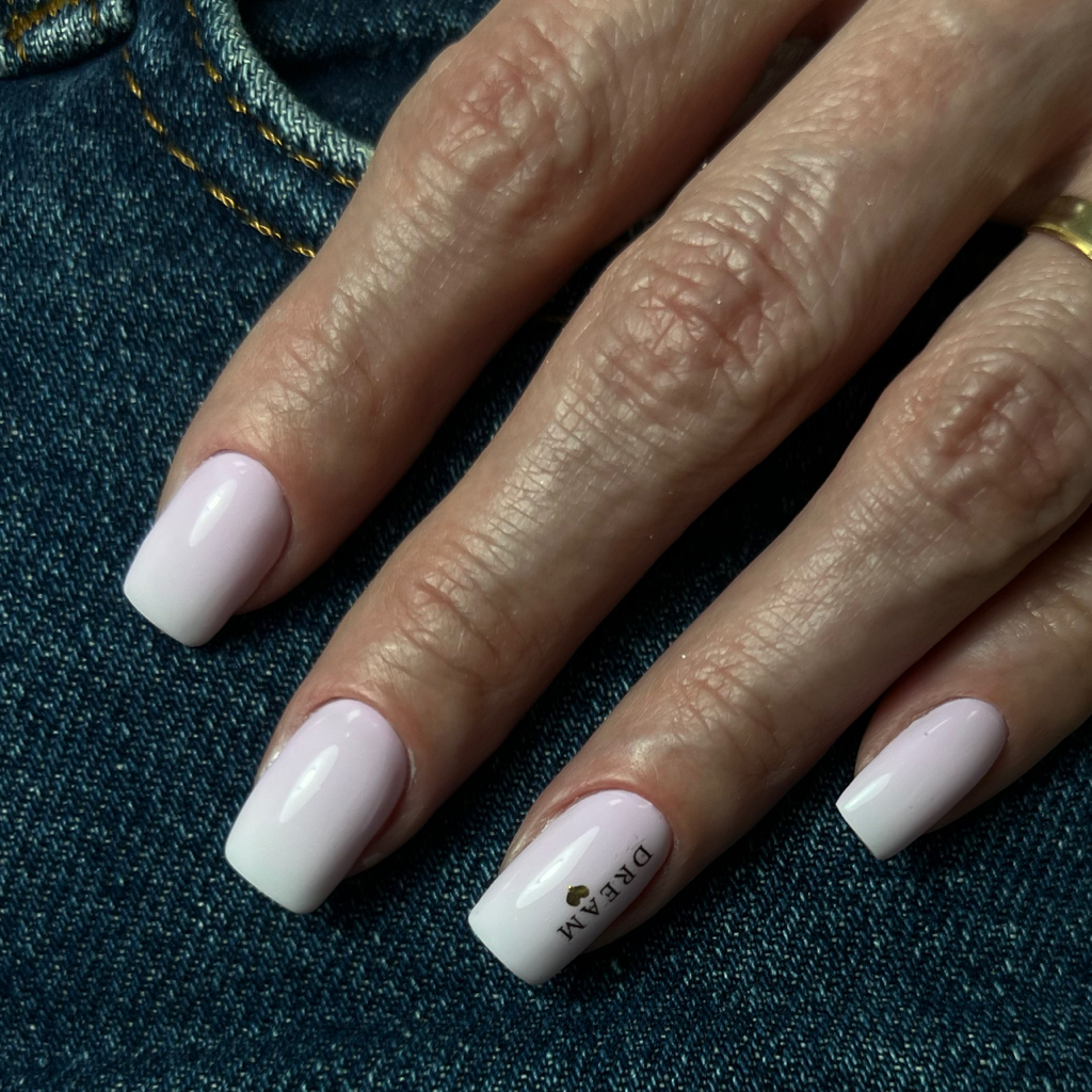 Маникюр+покрытие+аэрография в один тон