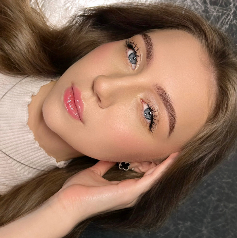 Окрашивание бровей + коррекция воск/пинцет