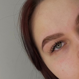 Долговременная укладка бровей с оформлением и окрашиванием