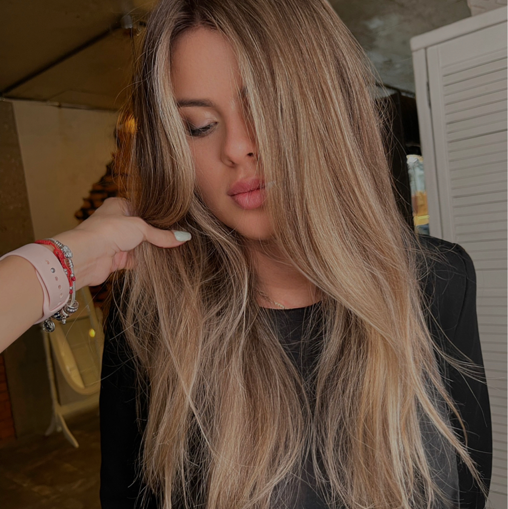 Сложное окрашивание волосы ниже лопаток (Shatush,Мелирование,Balayage,Total blond, HandTouch) + питательная маска ,подравнивание и легкая укладка.