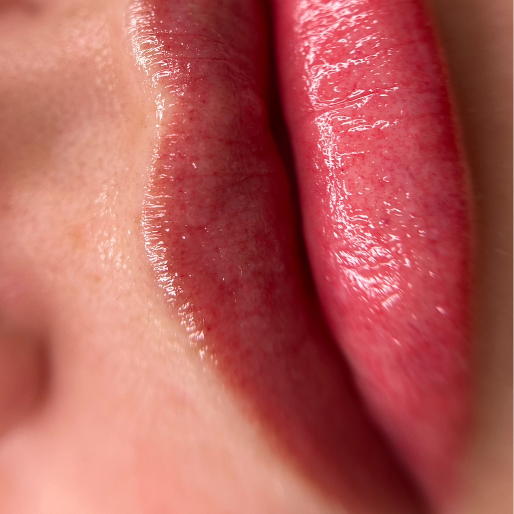 Перманентный макияж губ