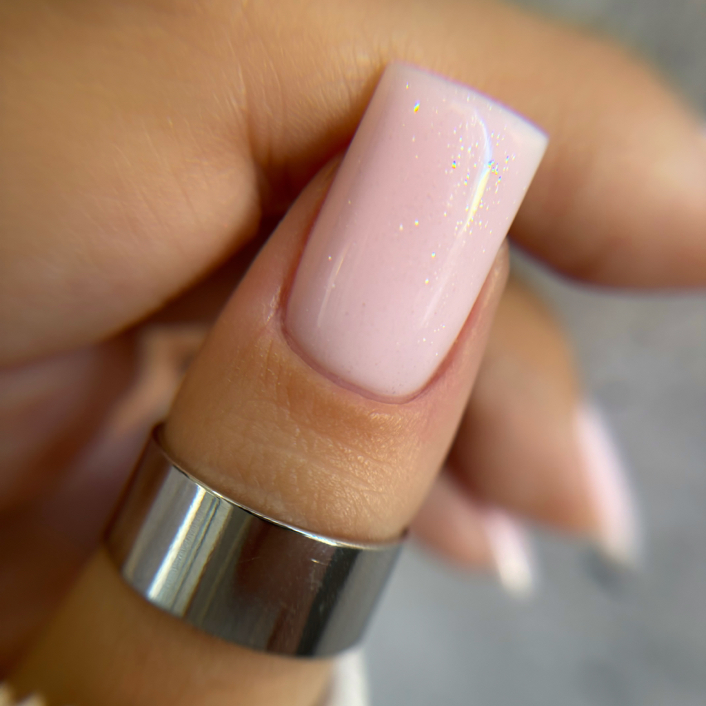 Маникюр укрепление гелем однотонное