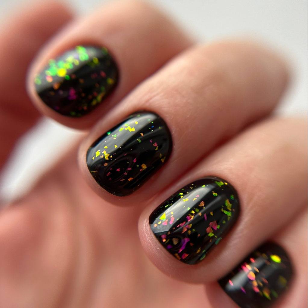 Комплекс 2  Маникюр +укрепление нп +покрытие гель лаком с легким дизайном и небольшим ремонтом +снятие мастера входит  Френч +200р