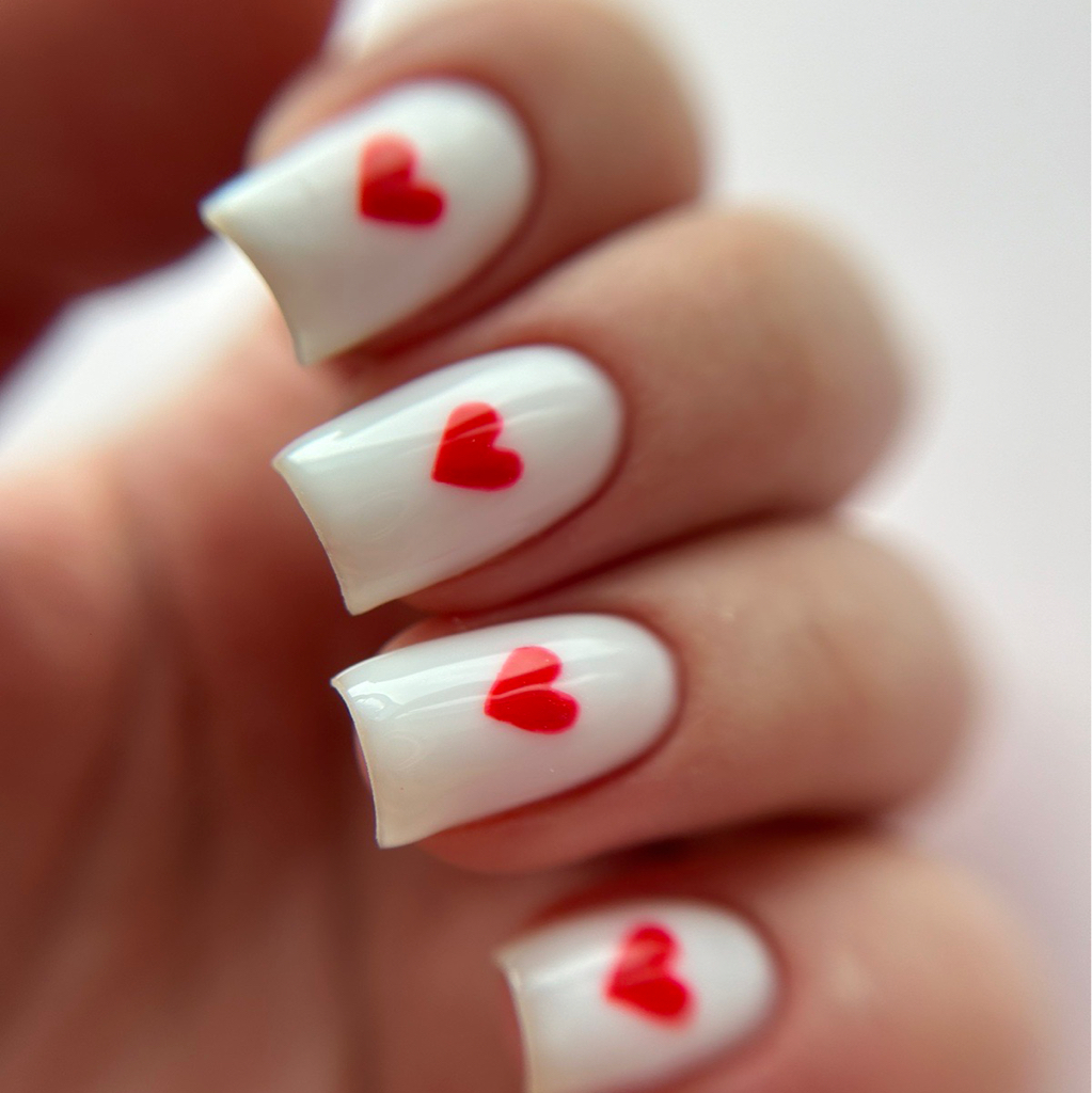 Комплекс 1  Маникюр +покрытие гель лаком с легким дизайном и небольшим ремонтом без укрепления , снятие мастера входит  Френч +200р