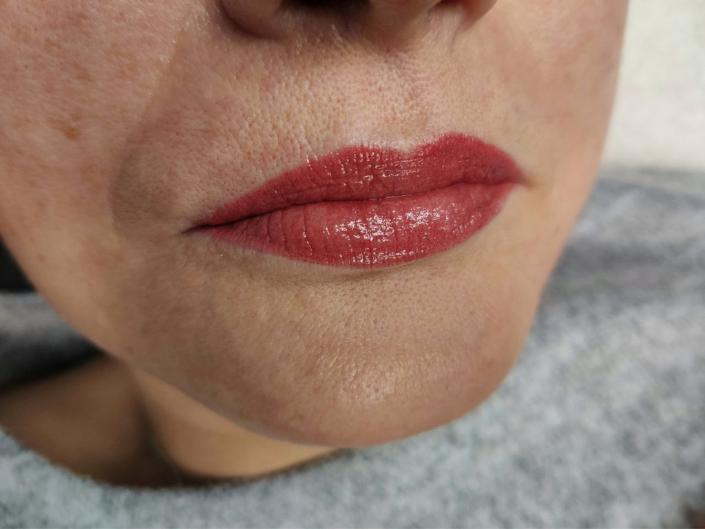 Перманентный макияж губ